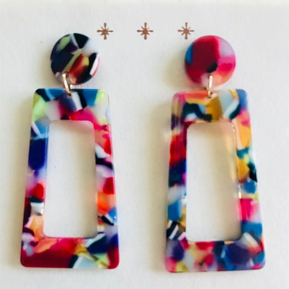 Vintage Jewelry - New Vintage Look Rainbow 🌈  Earrings